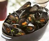 Muscheln mit Pommes frites