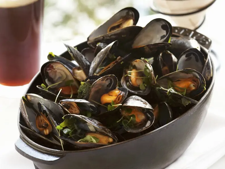 Muscheln mit Pommes frites