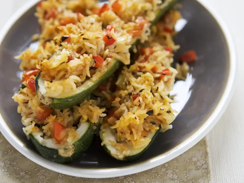 Zucchini mit Reisfüllung
