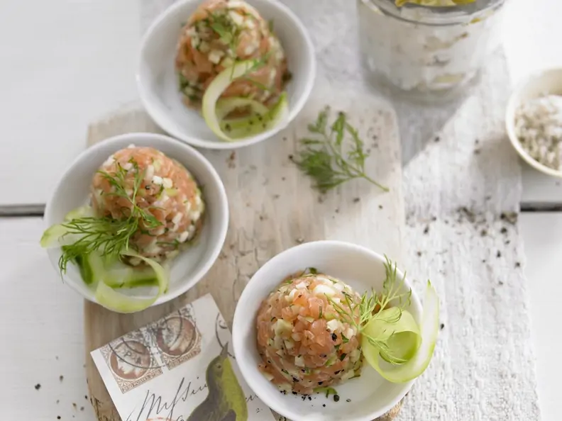 Tatar vom Lachs mit Gurke