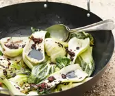 Pak Choy mit Asia-Vinaigrette