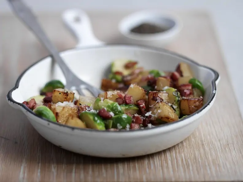Kartoffeln mit Gemüse auf englische Art