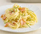 Pasta mit Lachs-Soße