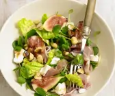 Salat mit Feigen, Schinken und Ziegenkäse