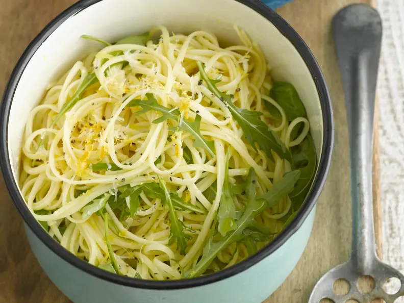 Pasta mit Zitrone und Rucola