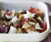 Gebratene Steinpilze mit Schinken und Gnocchi