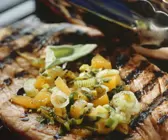 Kassler vom Grill mit Aprikosen-Soße