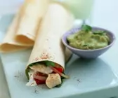 Geflügel-Wraps mit Avocado-Dip