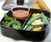 Fenchelsalat mit Zuckerschoten und Orangen und Tomatendressing mit Senf