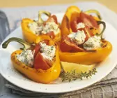 Paprika mit Kräuterquark