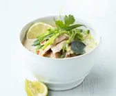 Kokosmilchsuppe mit Hähnchenfleisch