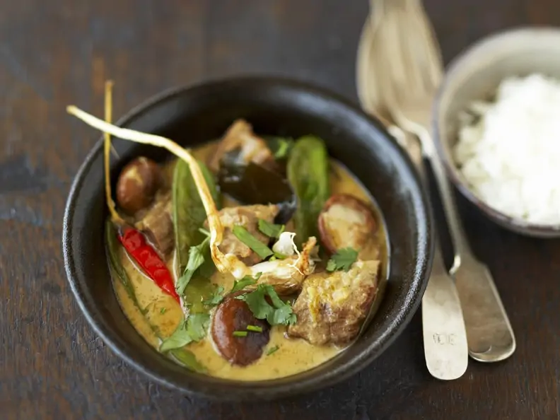 Rindfleisch in Kokos-Curry-Sauce