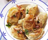 Kartoffelteigtaschen mit Zwiebeln