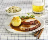 Bayerischer Schweinebraten mit Kartoffelknödel