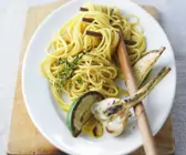 Spaghetti mit gebratenem Knoblauch und Limette