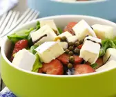 Erdbeersalat mit Balsamico und Brie