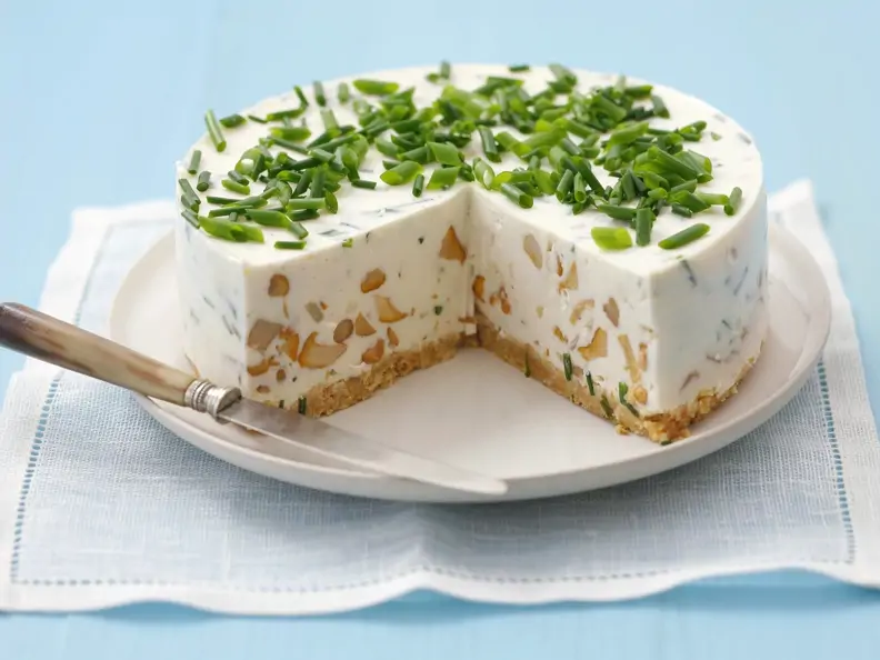 Frischkäse-Pilz-Torte mit Schnittlauch