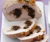 Putenbrust mit Dörrpflaumen gefüllt