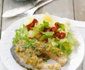 Lachssteak mit Kräuterpanade