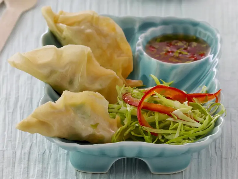 Frittierte chinesische Teigtaschen mit Garnelenfüllung