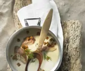 Kartoffel-Sellerie-Cremesuppe mit Räucheraal