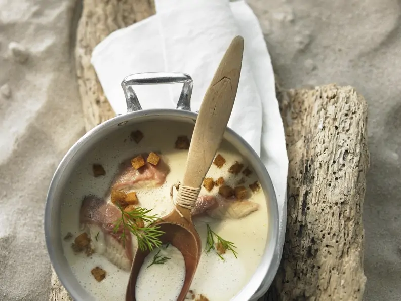 Kartoffel-Sellerie-Cremesuppe mit Räucheraal