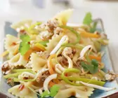 Pastasalat auf asiatische Art