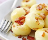 Kartoffelklößchen mit Speck auf schlesische Art