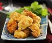 Karibische Hähnchen-Nuggets in Kokospanade