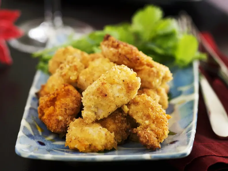 Karibische Hähnchen-Nuggets in Kokospanade