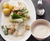 Kabeljaufilet mit Champignons und Apfelweinsoße