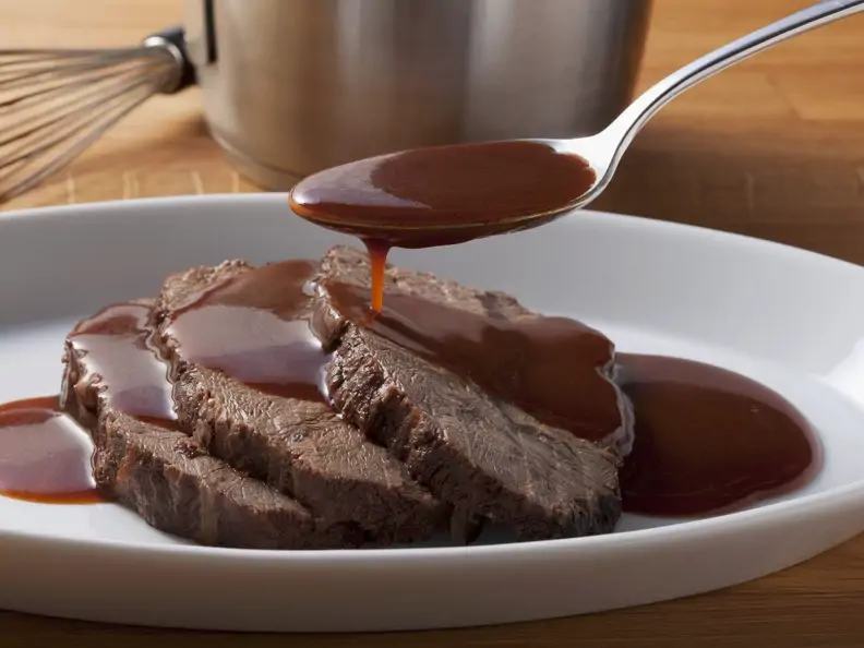 Braten vom Rind mit Soße