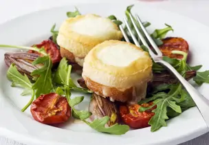 Gebratener Ziegenkäse mit Rucola