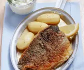 Marinierter Karpfen auf Nürnberger Art mit Meerrettichsahne und Kartoffeln