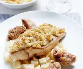 Waller mit Meerrettichhaube und Kartoffel-Apfel-Gemüse
