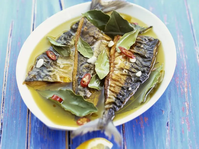 Makrele mit würziger Marinade