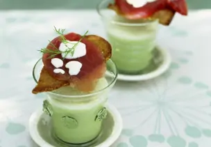Gurken-Minze-Suppe mit Thunfisch