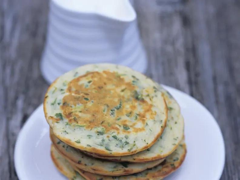 Zucchini Pfannkuchen auf russische Art