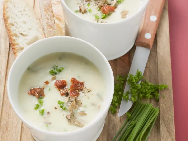 Cremige Kartoffelsuppe mit Steinpilzen