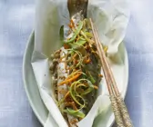 Forelle auf asiatische Art gebacken