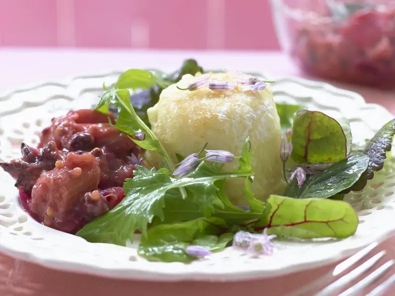 Ziegenkäse mit Rhabarber-Relish