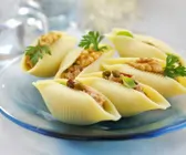 Muschelnudeln mit Thunfisch gefüllt