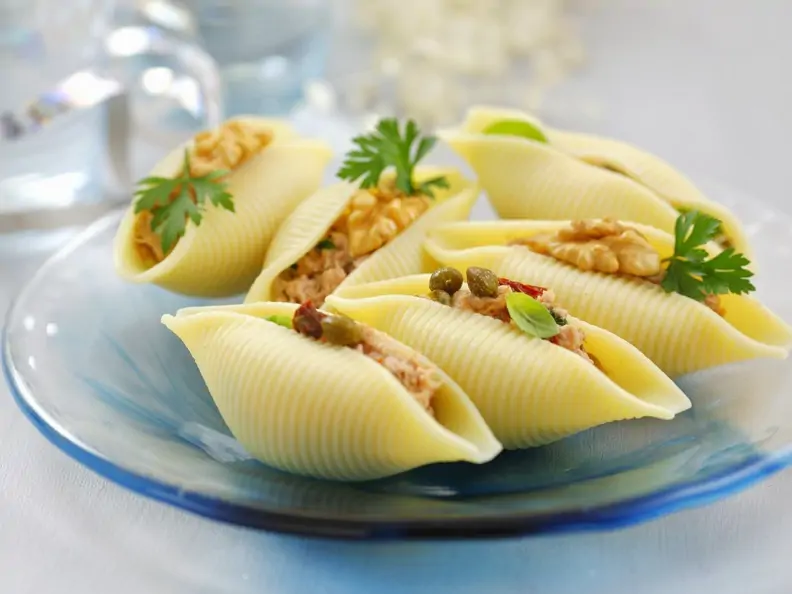 Muschelnudeln mit Thunfisch gefüllt