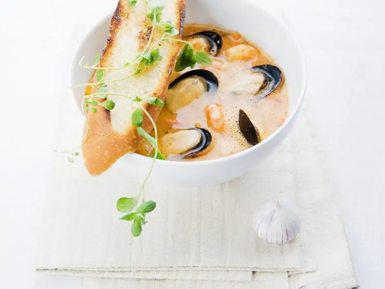Suppe mit Miesmuscheln