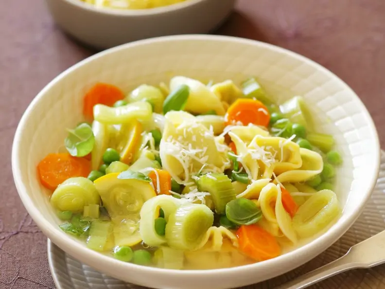 Minestrone mit Ravioli