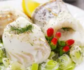 Kabeljaurouladen mit sahnigem Lauchgemüse