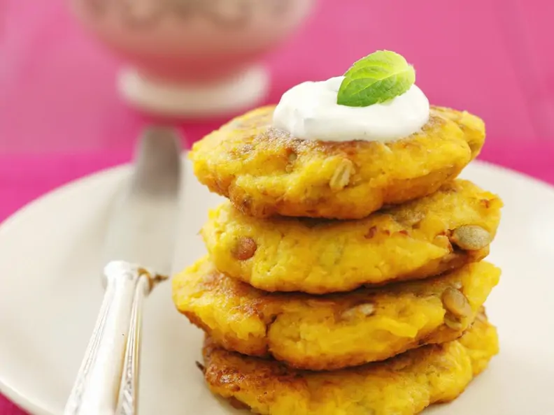 Kürbispuffer mit Joghurtcreme