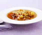 Calamarisuppe mit Kapern und Sellerie