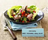 Roastbeef-Gemüse-Salat mit Kräutern