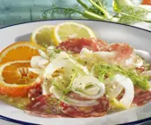 Fenchelsalat mit Salami und Zitrusfrüchten